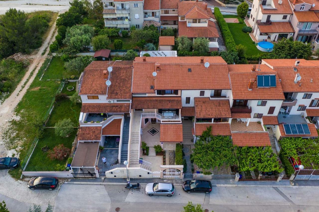 Cave Romane Apartment With Private Pool And Sea View Vinkuran Exterior photo